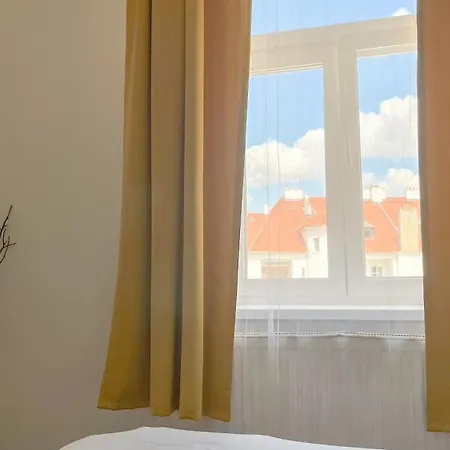 Soukrome Kridlo Pro 7 Osob V Praze 3* Prag